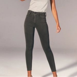 NEW, Abercrombie and Fitch Mid Rise A&F Jeggings Skinny Jeans, Grey